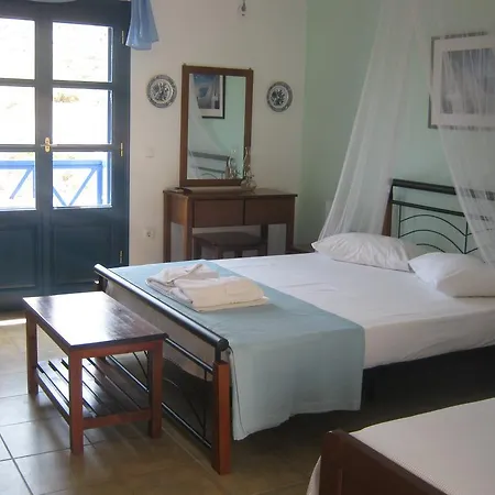 アパートホテル Aegean Star カラボスタシス