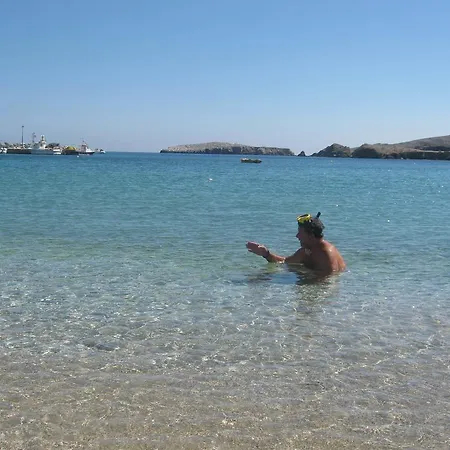 アパートホテル Aegean Star カラボスタシス